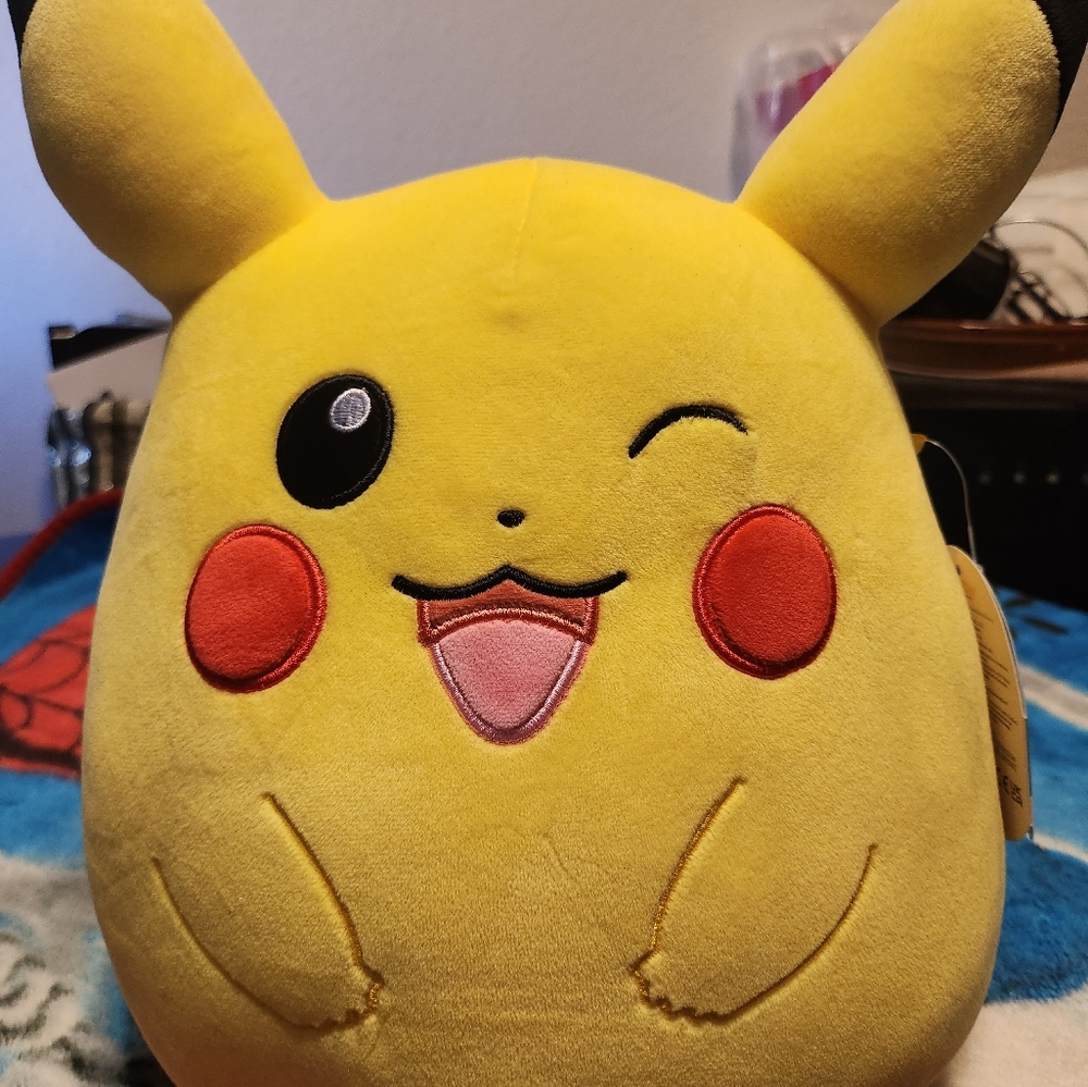 Pokemon Squishmallow Pikachu